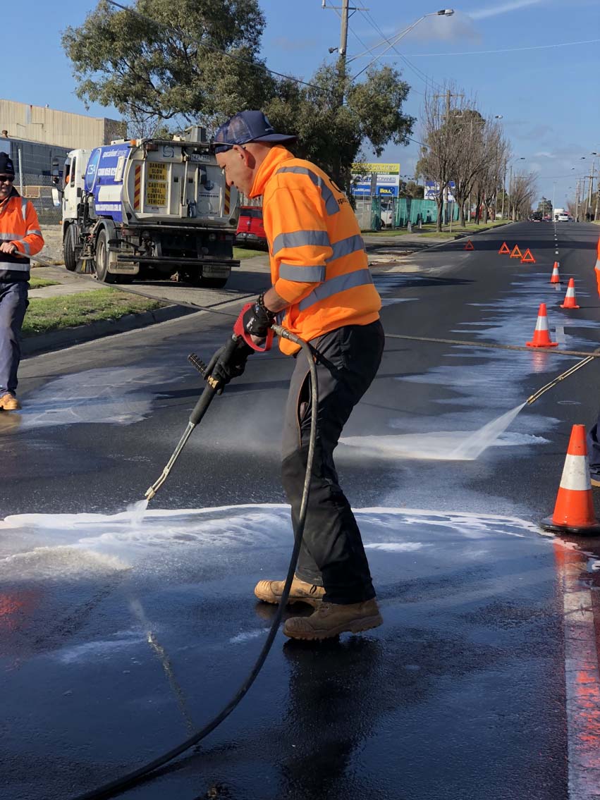 CSA cleaning oil spills in Thomastown
